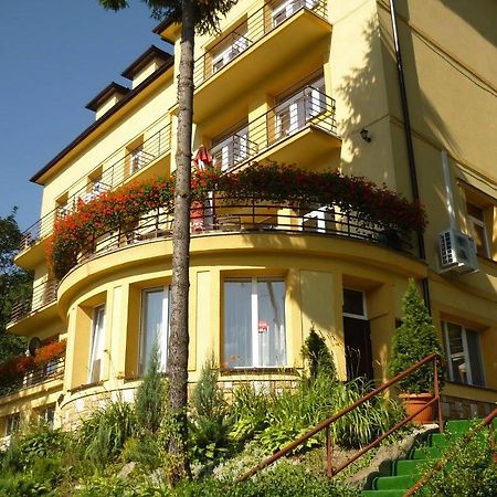 Bozy Dar Bed & Breakfast Krynica Zdroj Bagian luar foto
